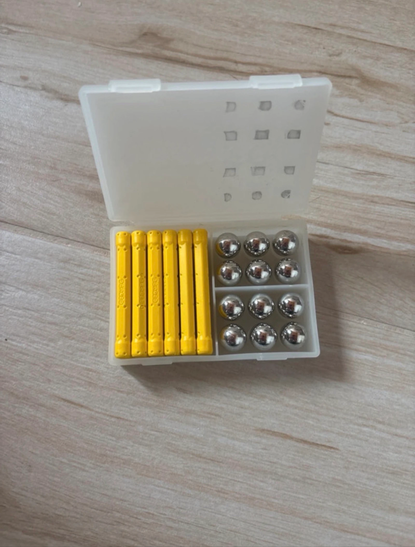 Geomag 46 pcs Glitter 22 pcs + extra box 24pcs – photo 2